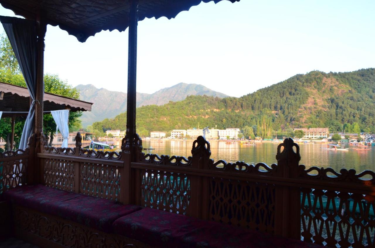 New Alexandra Houseboats Hotel Srinagar  Exterior photo